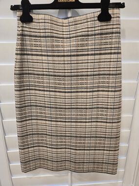 THEORY Beige and Black Plaid Pencil Skirt
